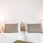 Apartment Bright And Comfy Place Warna