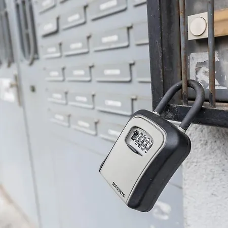 Bright And Comfy Place ヴァルナ