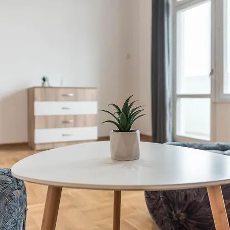 Bright And Comfy Place * Varna