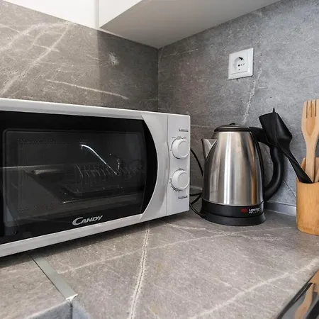 Bright And Comfy Place Apartment *