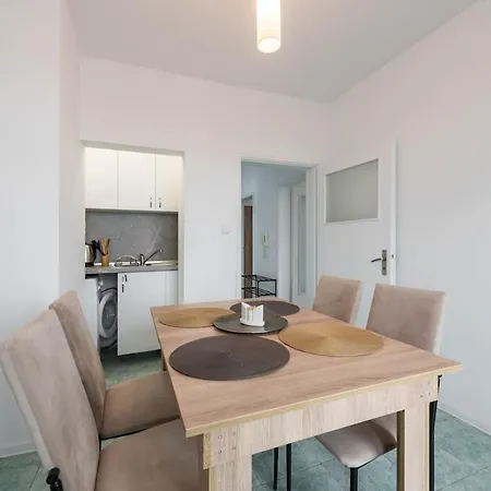 Apartment Bright And Comfy Place Warna