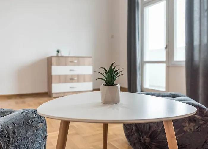 Bright And Comfy Place * Varna