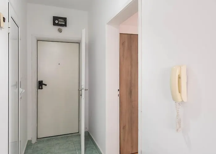 Bright And Comfy Place *